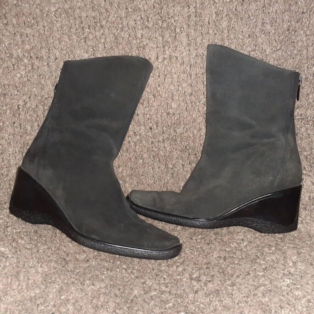 AQUATALIA-Charcoal Suede Booties-Back Zip-Square Toe-Size 6-Excellent
